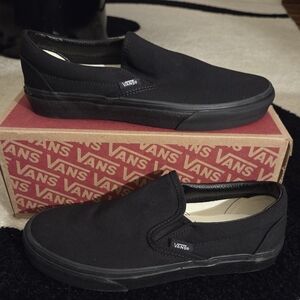 VANS CLASSIC BLACK SLIP ON SHOE